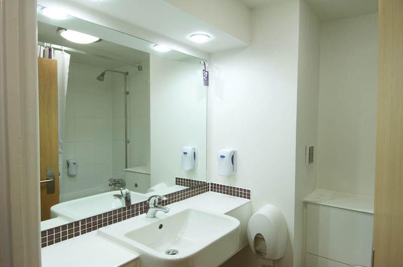 Premier Inn Premier Inn เวลลิงเบรอ ภายนอก รูปภาพ