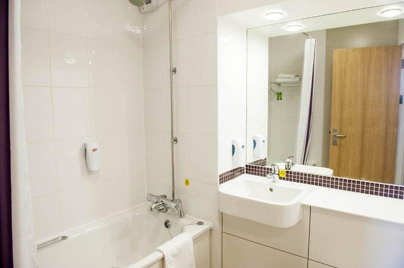 Premier Inn Premier Inn เวลลิงเบรอ ภายนอก รูปภาพ